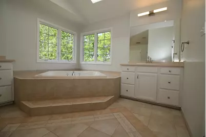 10 Valley View Dr, Grafton, MA 01536 - Photo 19