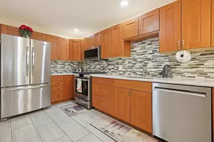 81 Arrowhead Cir, Ashland, MA 01721 - Photo 15