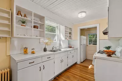 27 Governor Rd, Arlington, MA 02474 - Photo 11