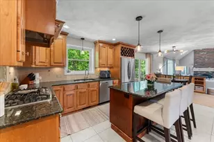 2 Harrison Pl, Franklin, MA 02038 - Photo 3