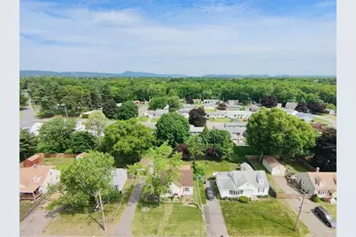 118 Edgewood Ave, Chicopee, MA 01013 - Photo 1
