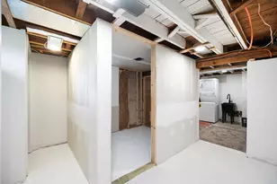 118 Edgewood Ave, Chicopee, MA 01013 - Photo 23