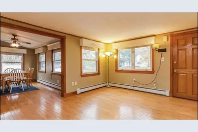 34 Hatch St, Haverhill, MA 01832 - Photo 5