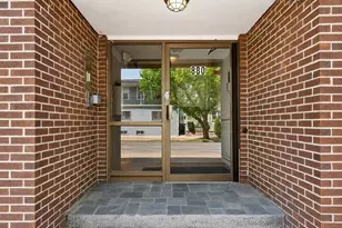 880 Broadway, Revere, MA 02151 - Photo 3