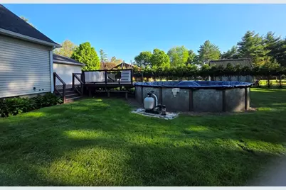 758 Country Club Rd, Greenfield, MA 01301 - Photo 9