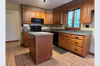 758 Country Club Rd, Greenfield, MA 01301 - Photo 15