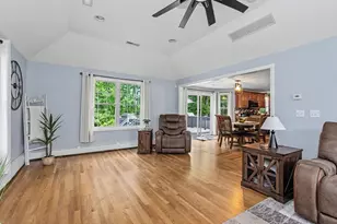 72 Heritage Rd, Dracut, MA 01826 - Photo 11