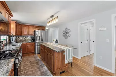 72 Heritage Rd, Dracut, MA 01826 - Photo 5