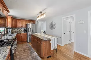 72 Heritage Rd, Dracut, MA 01826 - Photo 5