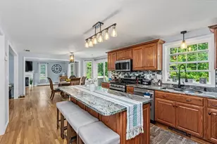 72 Heritage Rd, Dracut, MA 01826 - Photo 3