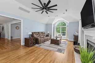 72 Heritage Rd, Dracut, MA 01826 - Photo 9