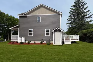 8 Emerald Ave, Westfield, MA 01085 - Photo 5