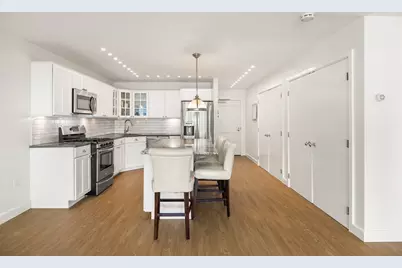 8 Whittier Pl #14F, Boston, MA 02114 - Photo 3