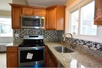 12 Eaton St, Revere, MA 02151 - Photo 5