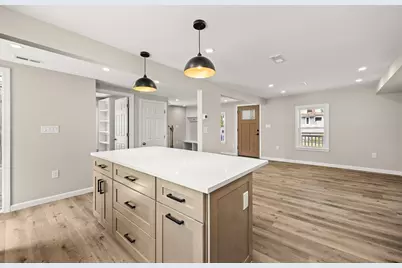 7 Somerville Ave, Braintree, MA 02184 - Photo 7