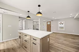 7 Somerville Ave, Braintree, MA 02184 - Photo 7