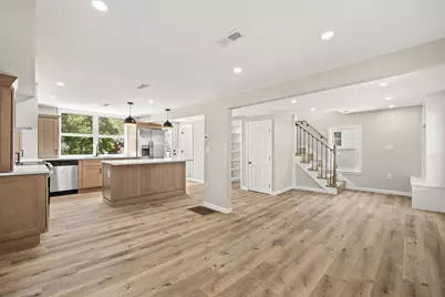 7 Somerville Ave, Braintree, MA 02184 - Photo 5