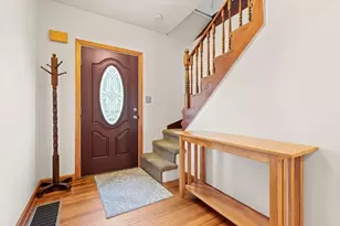 33 Ledge St, Melrose, MA 02176 - Photo 5