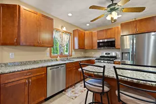 33 Ledge St, Melrose, MA 02176 - Photo 13