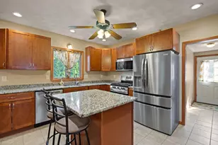 33 Ledge St, Melrose, MA 02176 - Photo 7