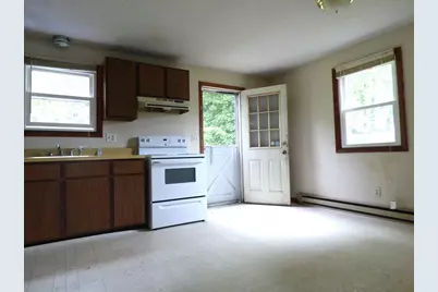 16-18 Daniel St, Springfield, MA 01151 - Photo 5