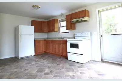 26-28 Daniel St, Springfield, MA 01151 - Photo 7
