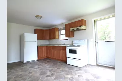 26-28 Daniel St, Springfield, MA 01151 - Photo 7