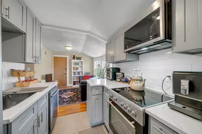 67 Bonair St, Somerville, MA 02145 - Photo 7