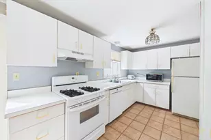 663 Wareham St, Middleborough, MA 02346 - Photo 5