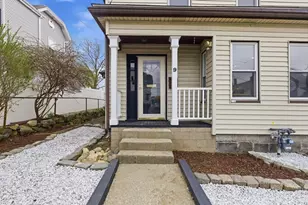 9 Robbins St, Waltham, MA 02453 - Photo 3