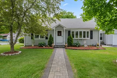 21 William Ward, Uxbridge, MA 01569 - Photo 1