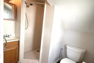 10 Avon St, Saugus, MA 01906 - Photo 9