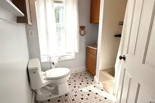 10 Avon St, Saugus, MA 01906 - Photo 17