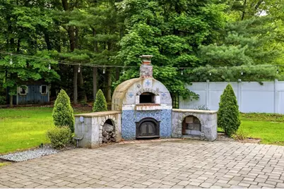 130 Connecticut Ave, Springfield, MA 01104 - Photo 9