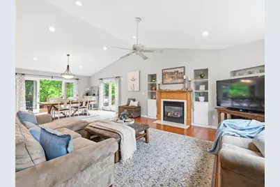 48 Hummingbird Lane, Swansea, MA 02777 - Photo 9