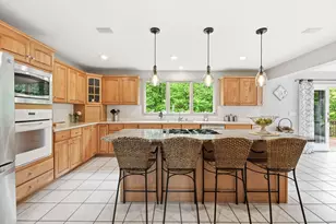 48 Hummingbird Ln, Swansea, MA 02777 - Photo 15