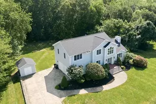 48 Hummingbird Ln, Swansea, MA 02777 - Photo 3