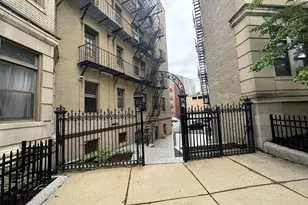 60 Charlesgate E, Boston, MA 02215 - Photo 15