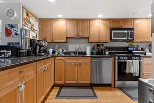 32 Yarmouth St, Boston, MA 02118 - Photo 13