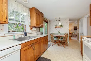 8 Beech St, Chelmsford, MA 01863 - Photo 5