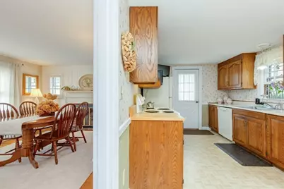 8 Beech St, Chelmsford, MA 01863 - Photo 11