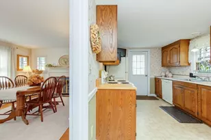8 Beech St, Chelmsford, MA 01863 - Photo 11