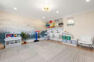 80 Verndale St, Brookline, MA 02446 - Photo 17