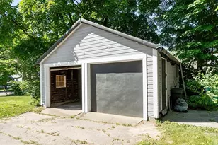 51 School St, Upton, MA 01568 - Photo 21