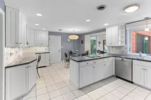 28 Baltic Ave, Easton, MA 02356 - Photo 5