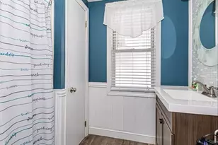 516 Lakeview Ave, Lowell, MA 01850 - Photo 11