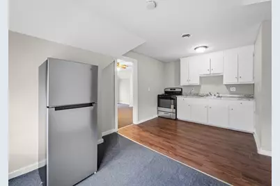 286 Pine St #3R, Holyoke, MA 01040 - Photo 3