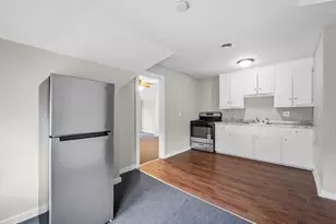 286 Pine St, Holyoke, MA 01040 - Photo 3