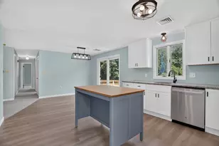 111 Woodburn Dr, Methuen, MA 01844 - Photo 5