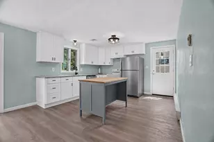 111 Woodburn Dr, Methuen, MA 01844 - Photo 3